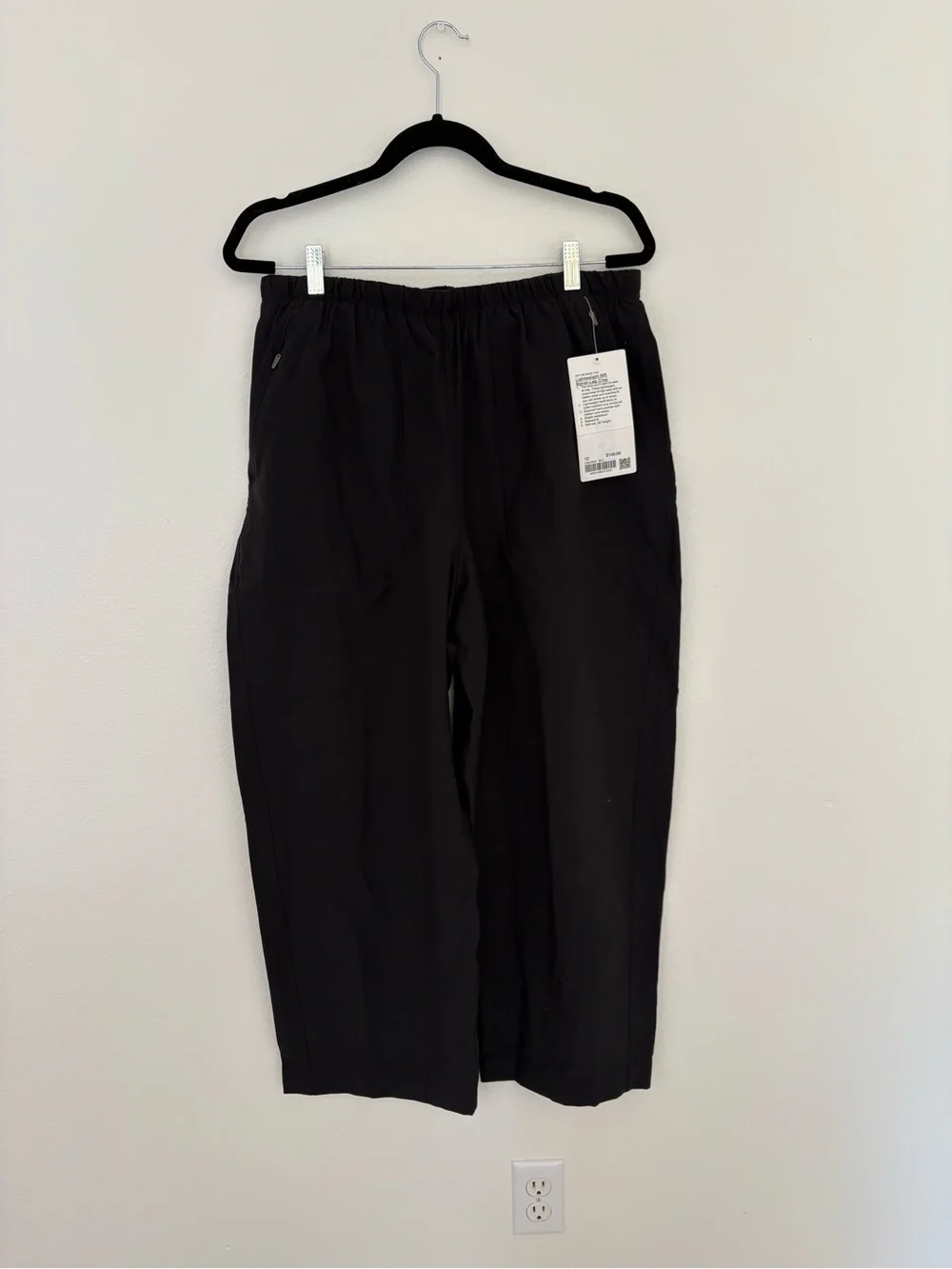 NWT Lululemon Lightweight MR Barrel Leg Cropped Black Pants Women’s 12